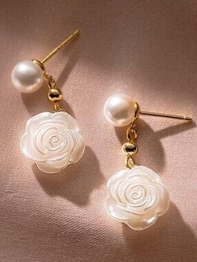 NWT Faux Pearl Flower Dangle Stud Earrings